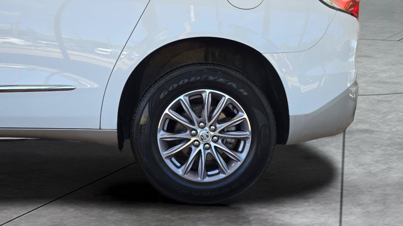 Used 2024 Buick Enclave Essence FWD image 30