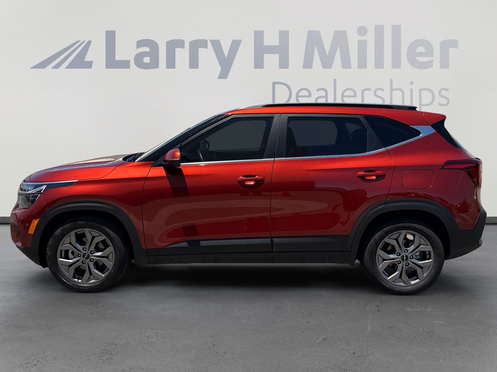 Used 2024 Kia Seltos S FWD image 2