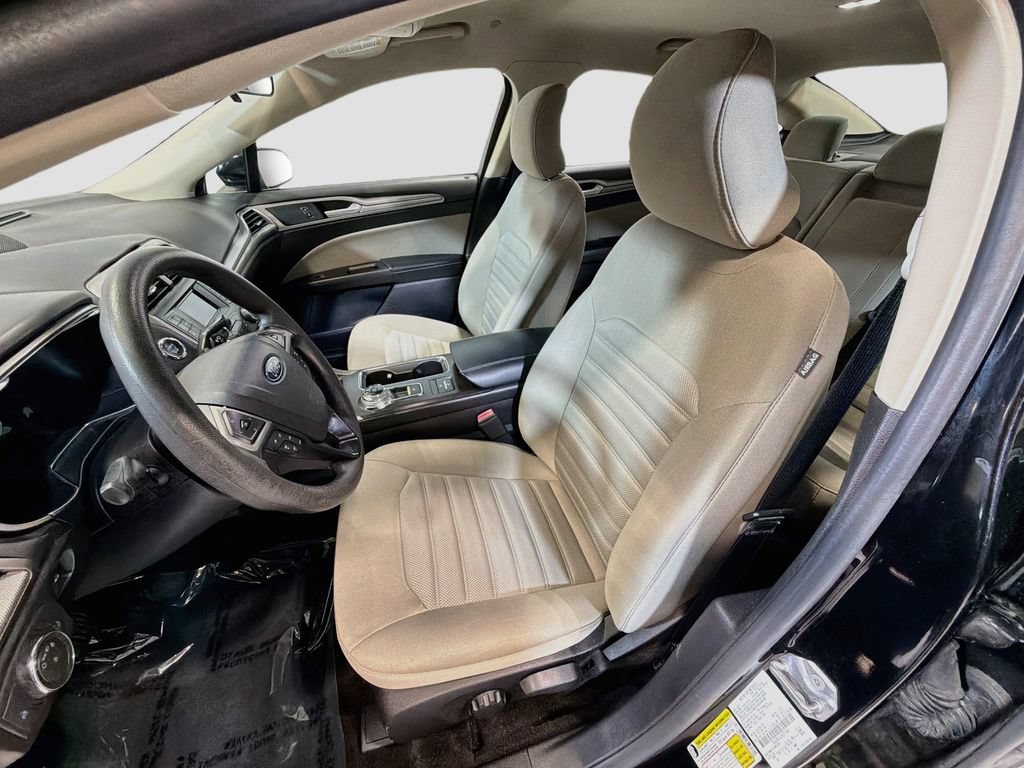 Used 2018 Ford Fusion S FWD image 17