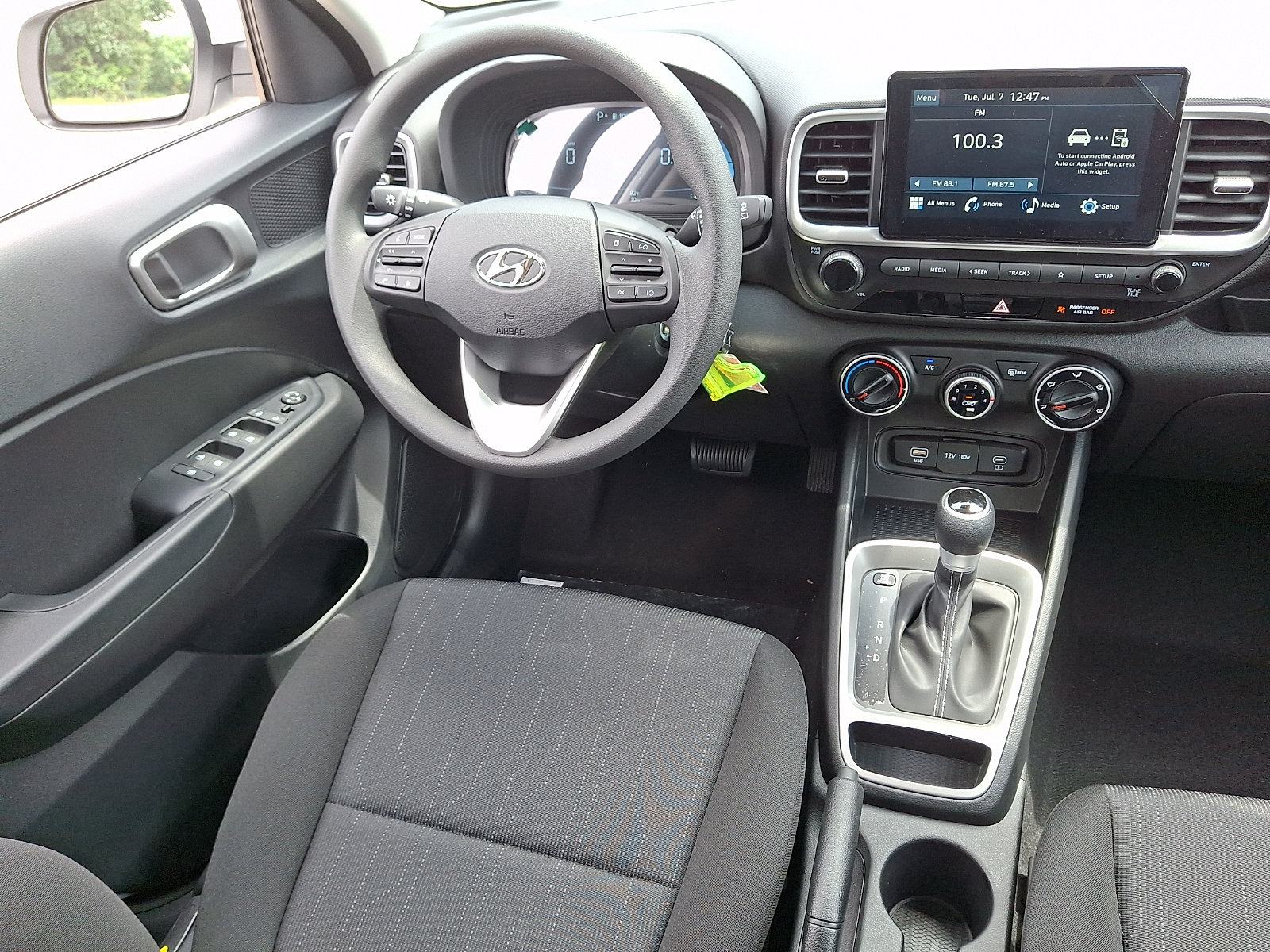 New 2026 Hyundai Venue SE FWD image 9