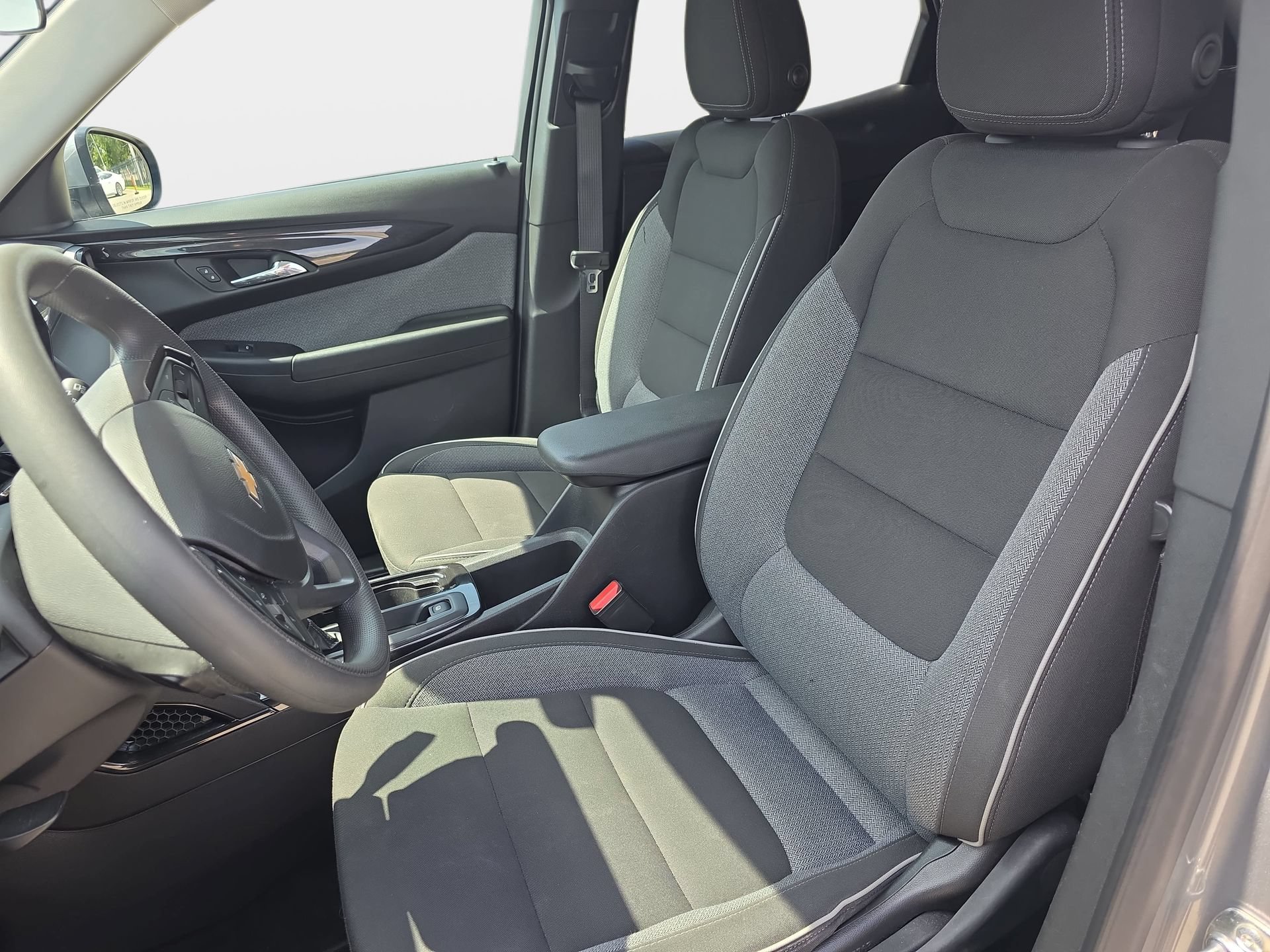 Used 2025 Chevrolet TrailBlazer LT AWD/4WD image 14