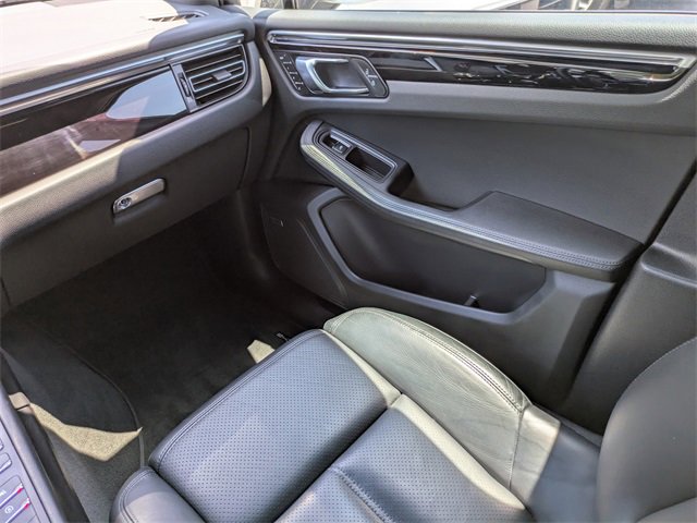 Used 2021 Porsche Macan image 16