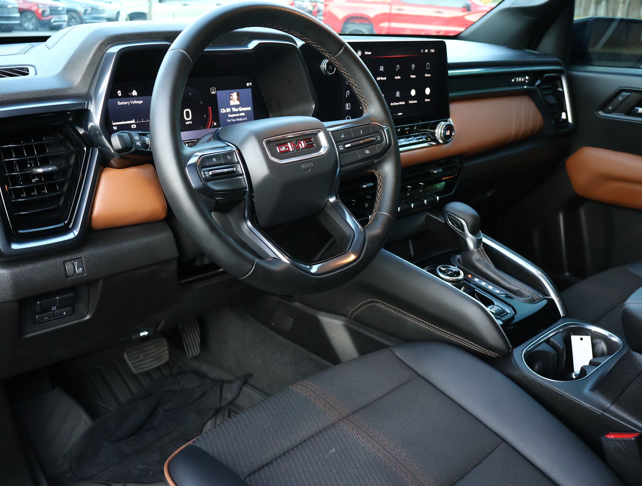 Used 2024 GMC Canyon AT4 w/ Technology Package AWD/4WD image 3