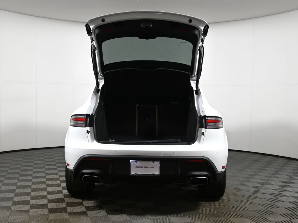 Used 2026 Porsche Macan AWD/4WD image 42