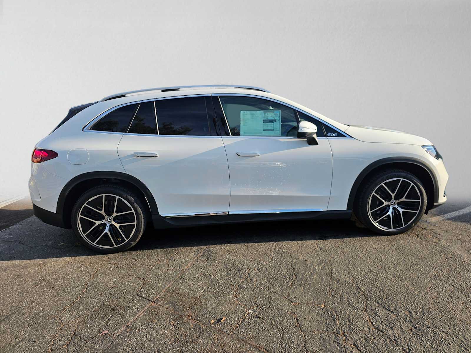 New 2027 Mercedes-Benz EQE 320 4MATIC SUV image 2