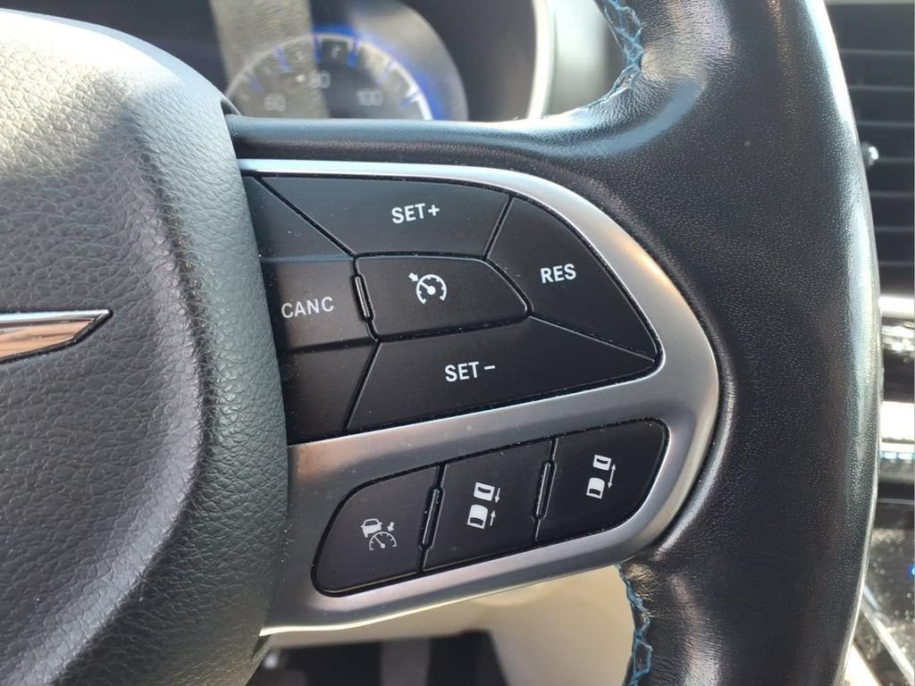 Used 2021 Chrysler Pacifica Touring-L FWD image 20