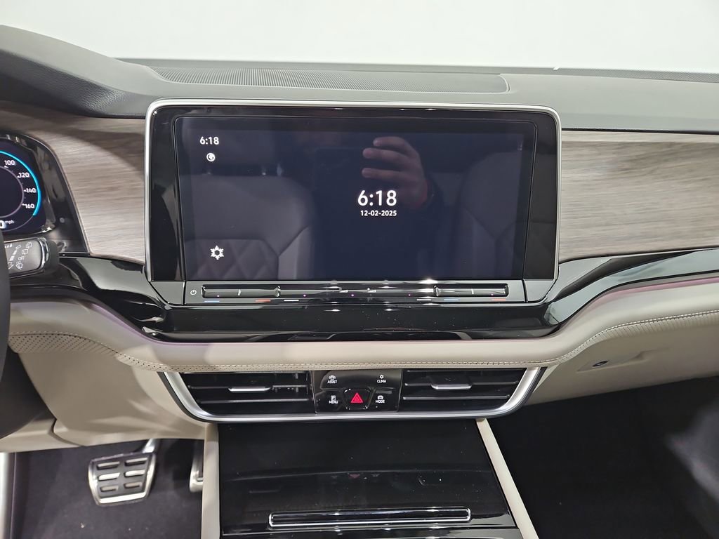 New 2026 Volkswagen Atlas SEL Premium R-Line image 18