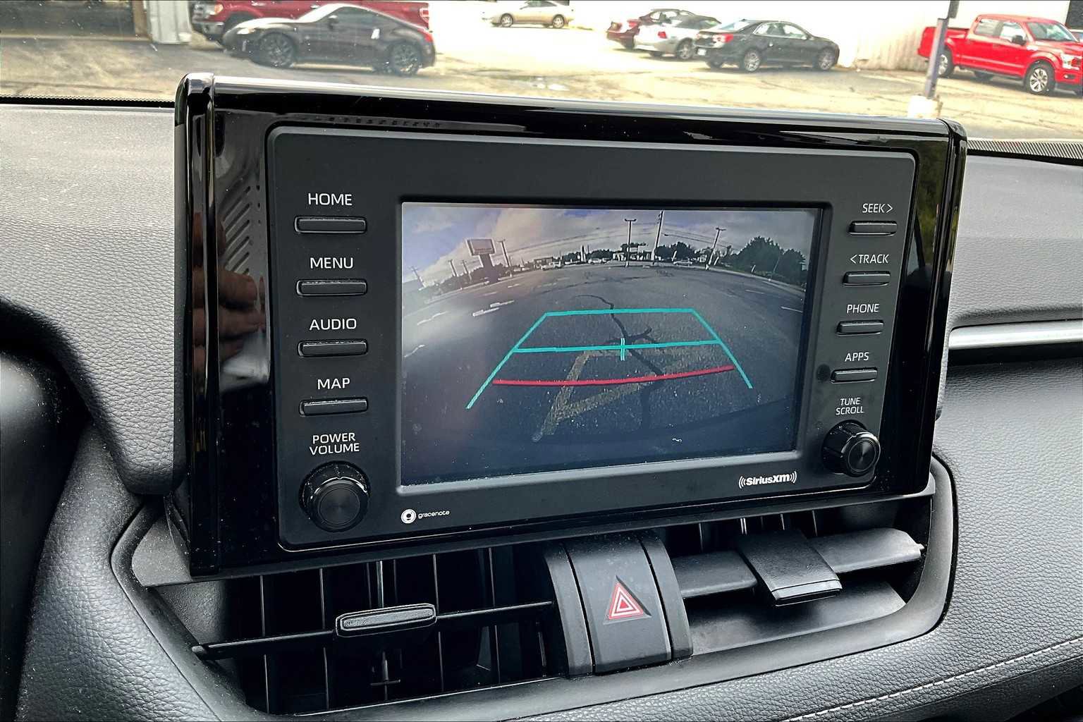 Used 2022 Toyota RAV4 LE image 29