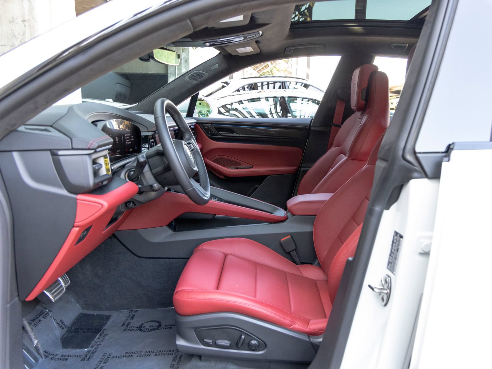 New 2025 Porsche Macan Turbo Electric AWD/4WD image 27