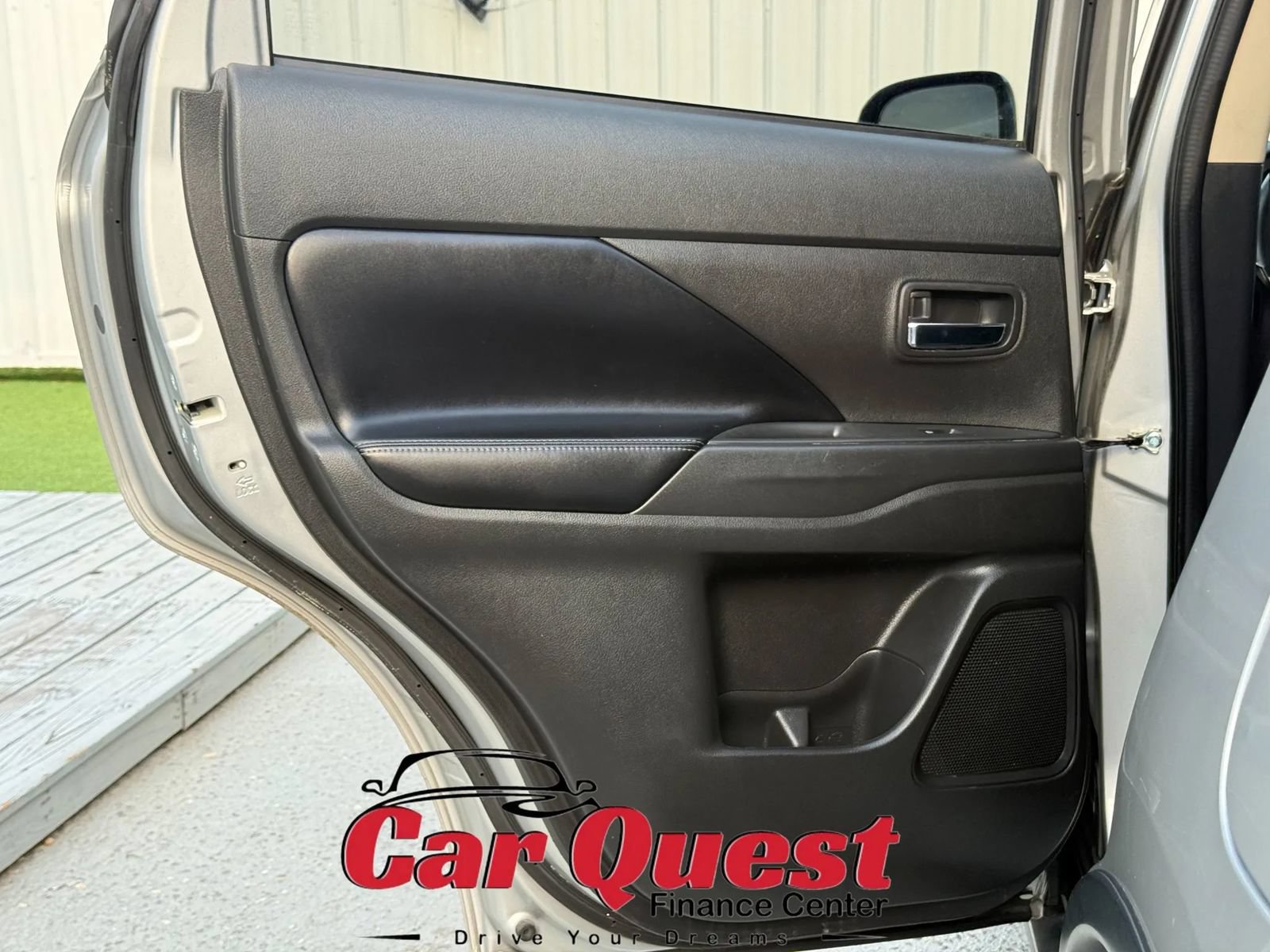 Used 2019 Mitsubishi Outlander SEL AWD/4WD image 13