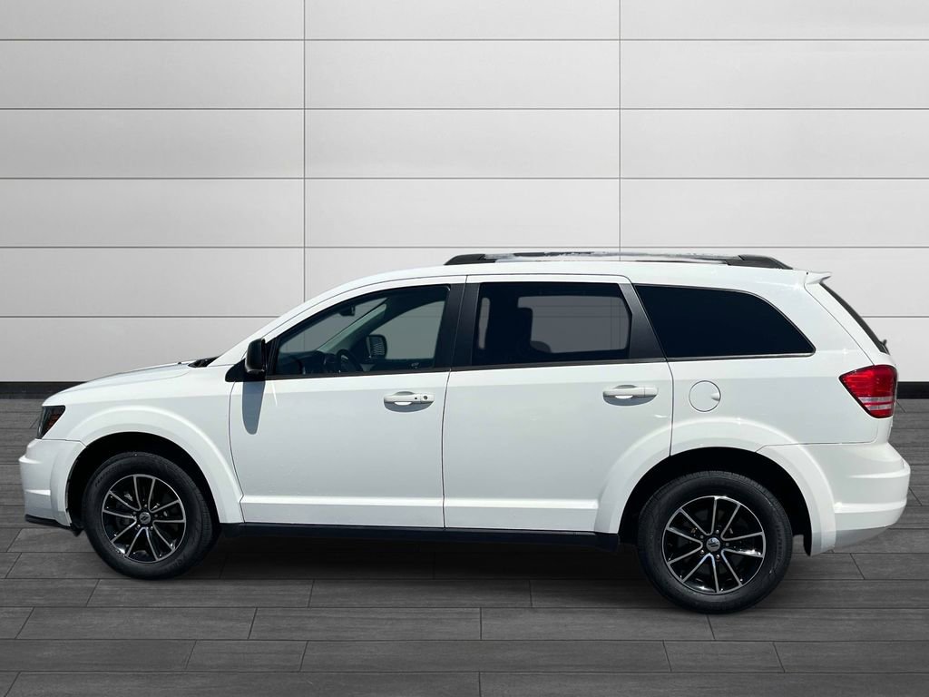 Used 2018 Dodge Journey SE w/ Connectivity Group image 2