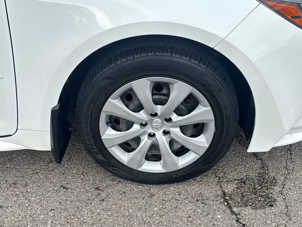 Used 2020 Toyota Corolla LE FWD image 38