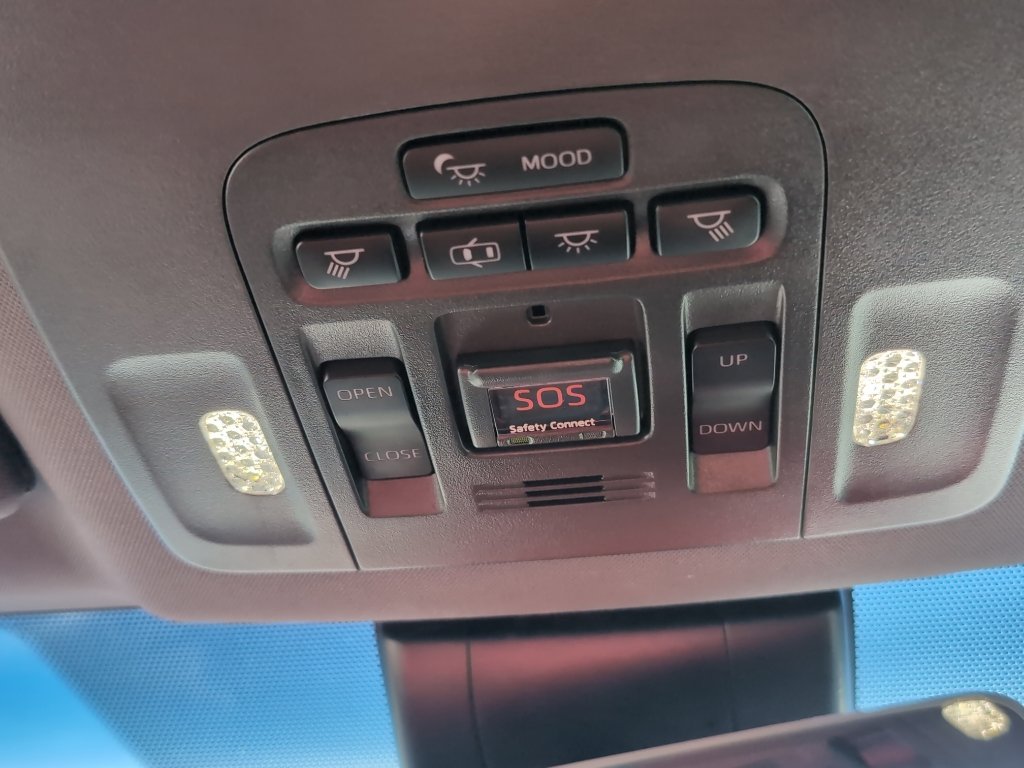 Used 2019 Toyota Avalon Limited w/ All Weather Liner Package FWD image 13