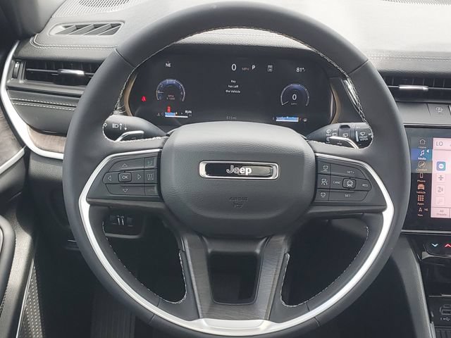 New 2026 Jeep Grand Cherokee L Limited w/ Luxury Tech Group II AWD/4WD image 15