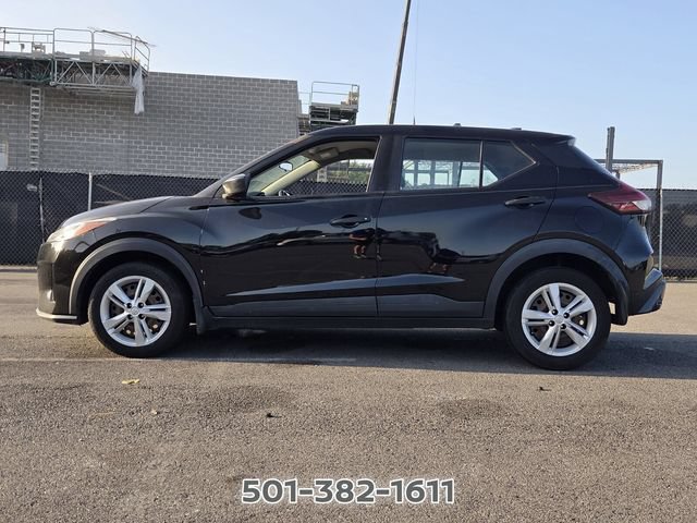 Used 2021 Nissan Kicks S FWD image 2