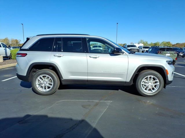 New 2025 Jeep Grand Cherokee 4WD image 18