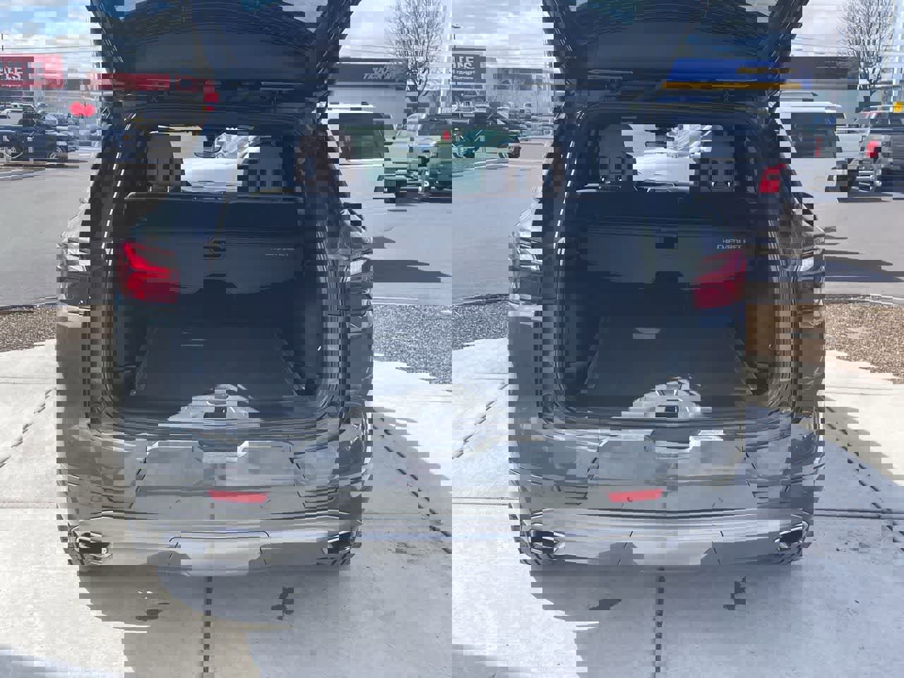 Used 2019 Chevrolet Blazer Premier w/ Driver Confidence II Package image 6