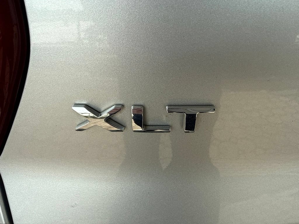 Used 2018 Ford Explorer XLT AWD/4WD image 11