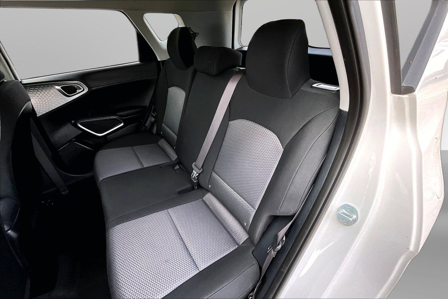 Used 2024 Kia Soul LX w/ Option Group 015 FWD image 17