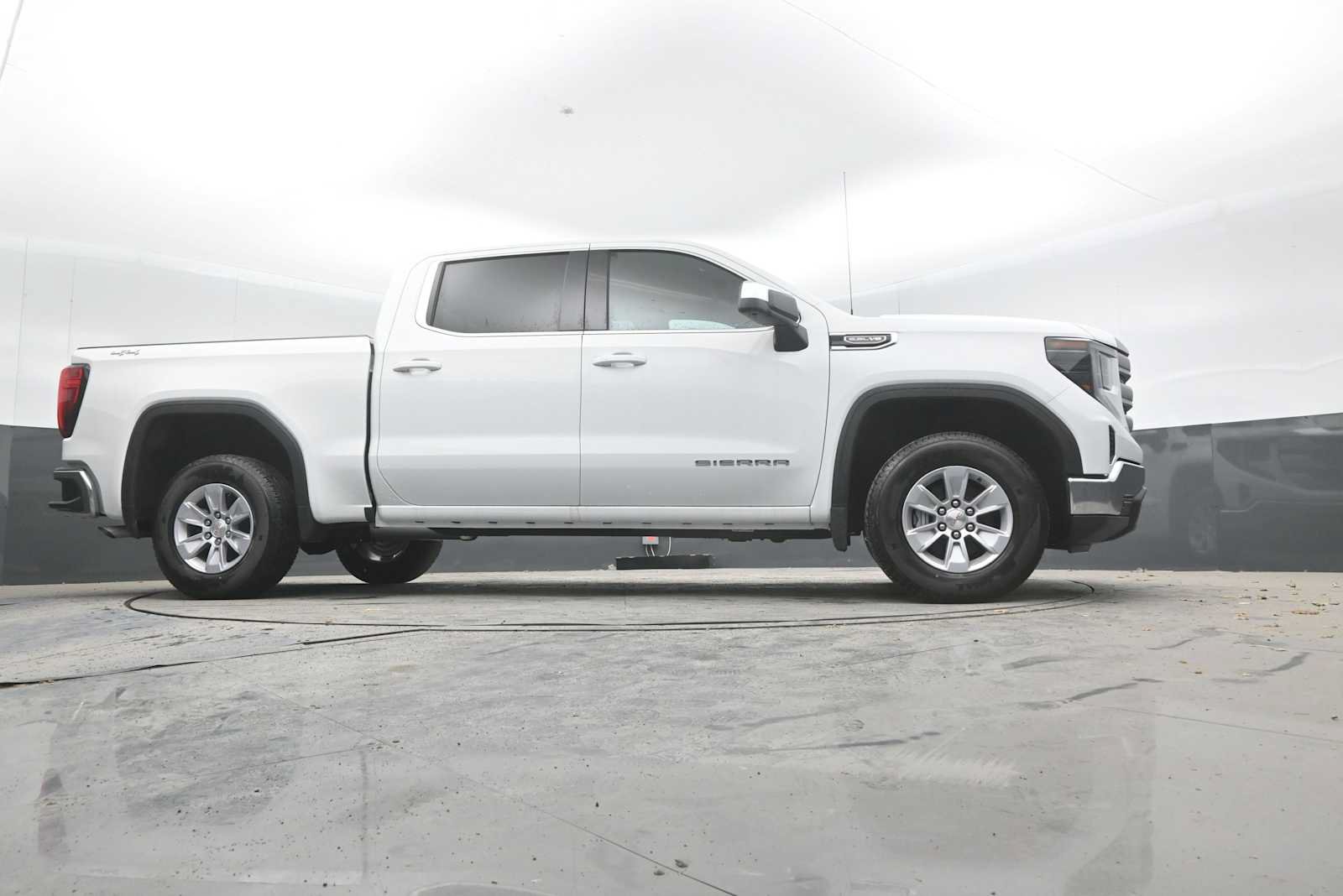 New 2026 GMC Sierra 1500 SLE w/ Preferred Package AWD/4WD image 44
