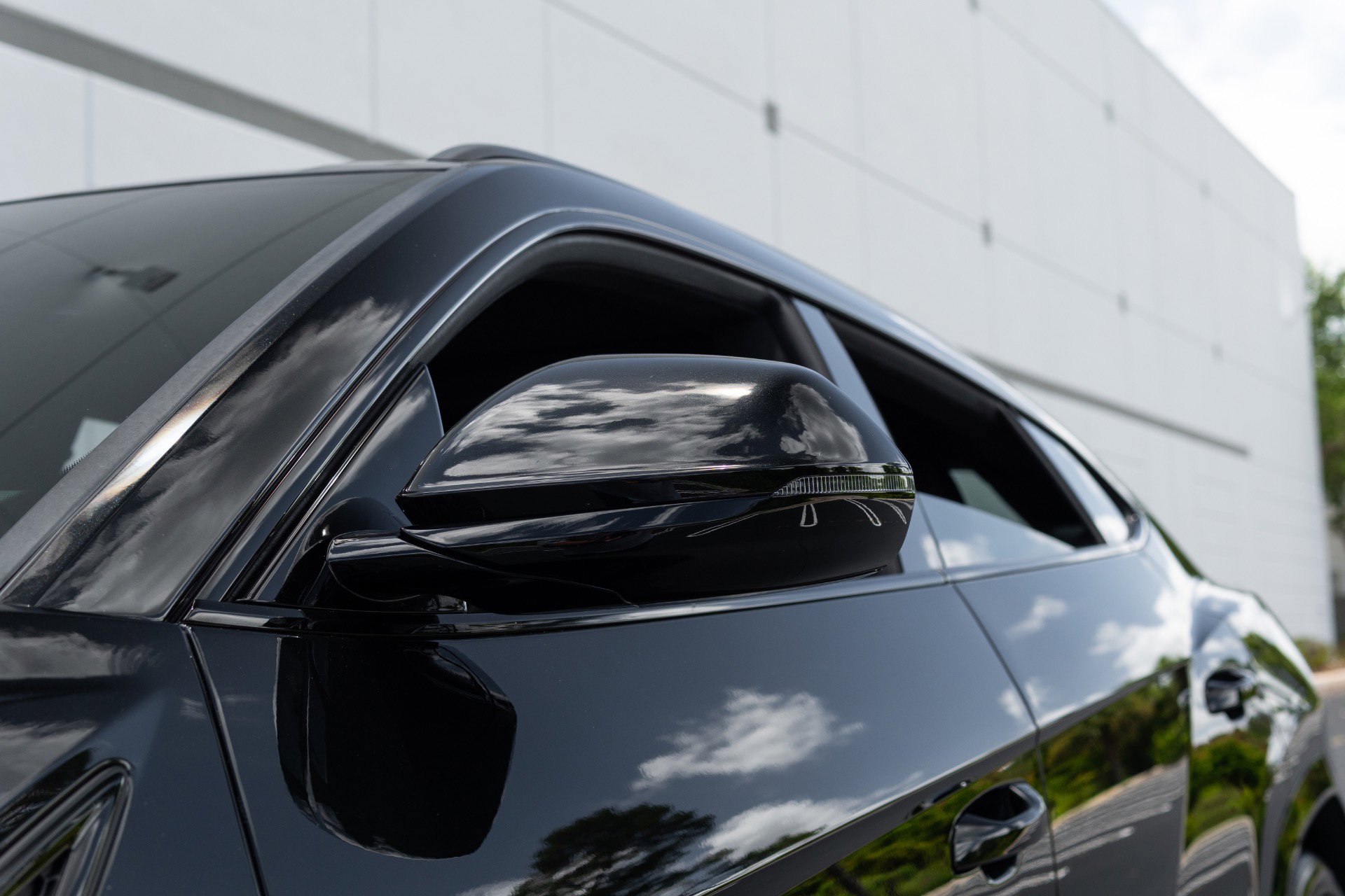 Used 2022 Lamborghini Urus AWD/4WD image 21