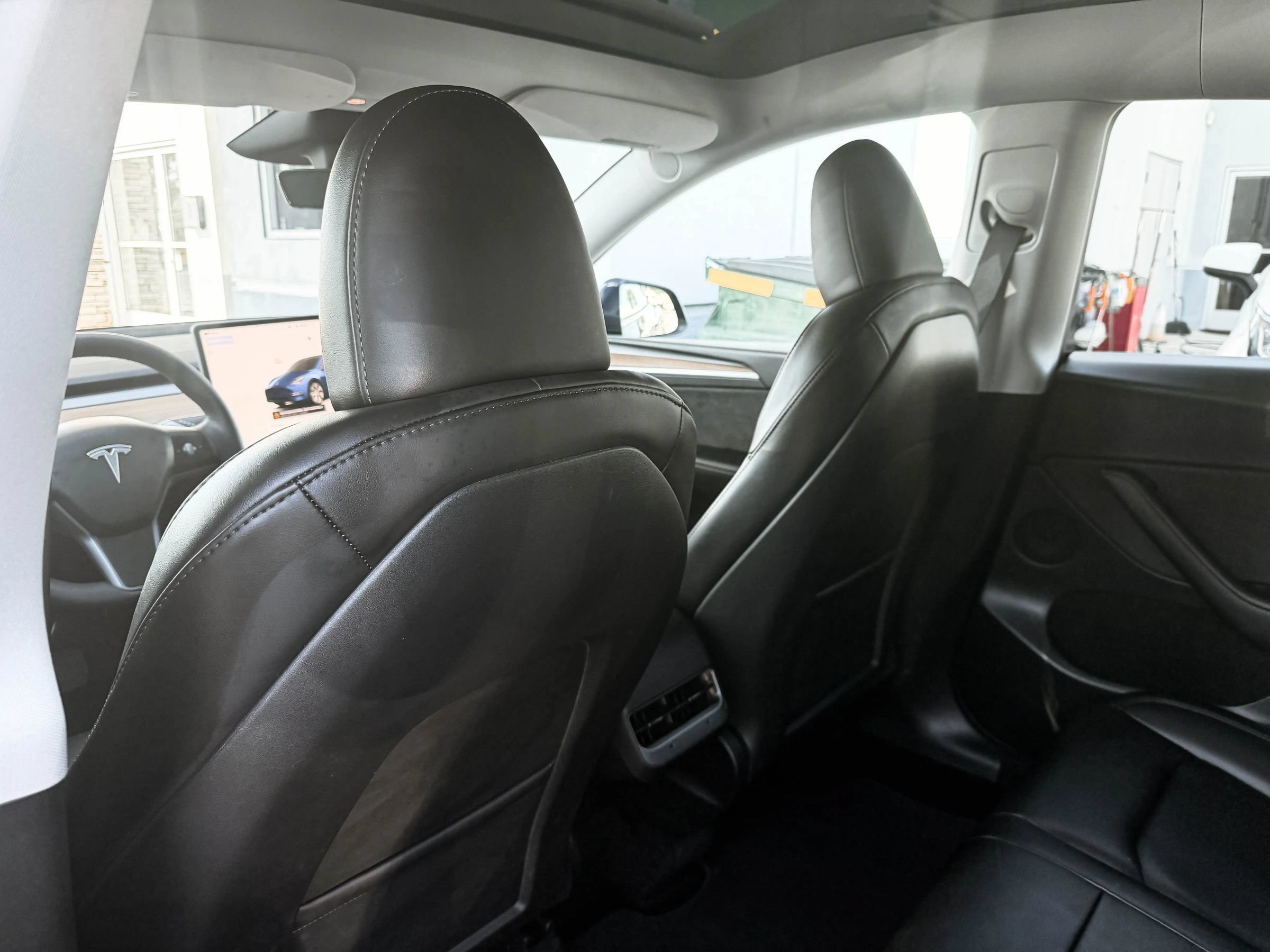 Used 2023 Tesla Model Y Long Range AWD/4WD image 24