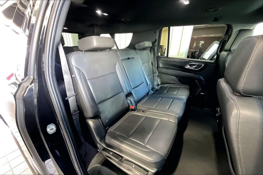 Used 2023 Chevrolet Suburban LT image 18