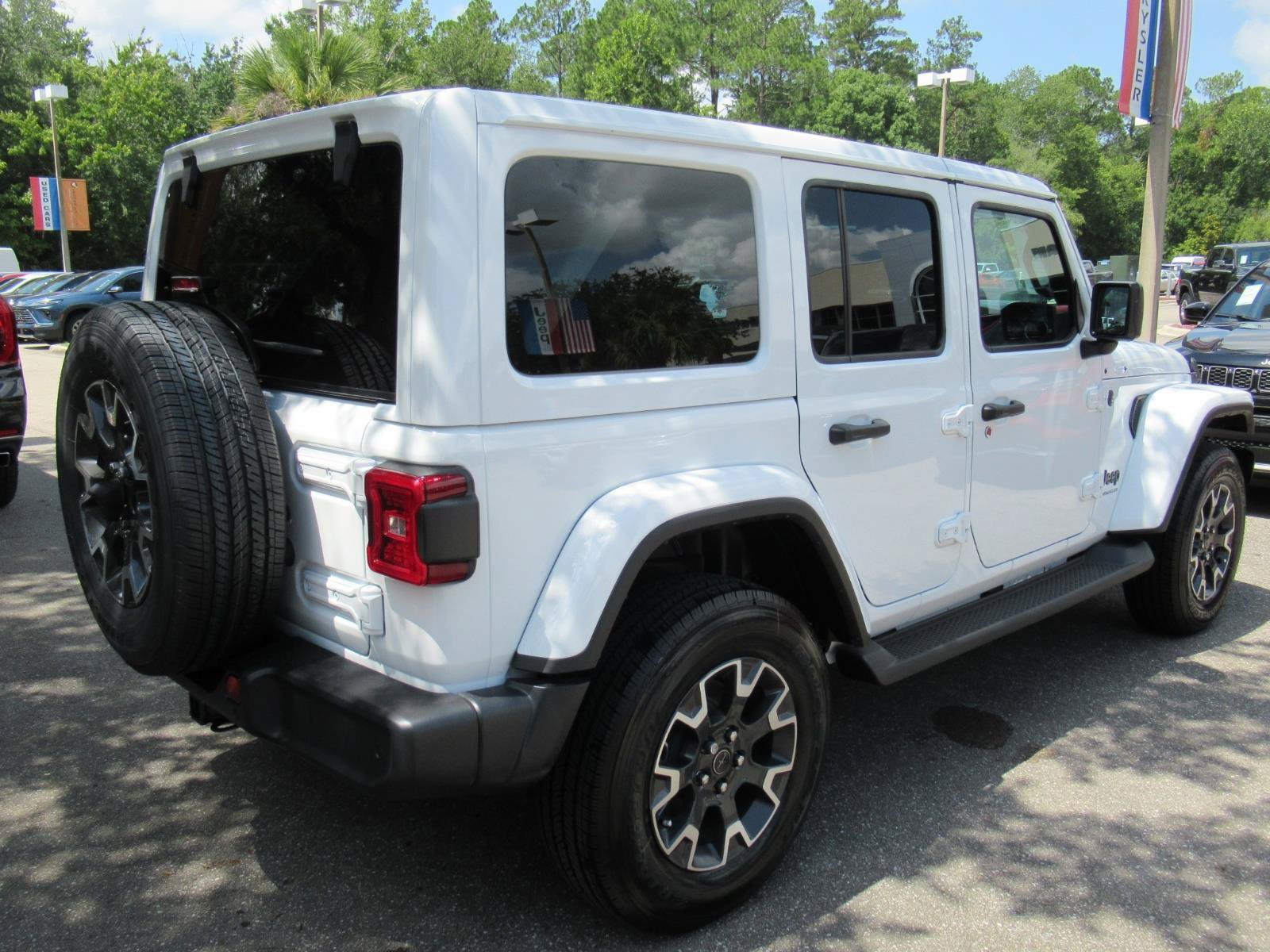 New 2026 Jeep Wrangler Unlimited Sahara AWD/4WD image 7