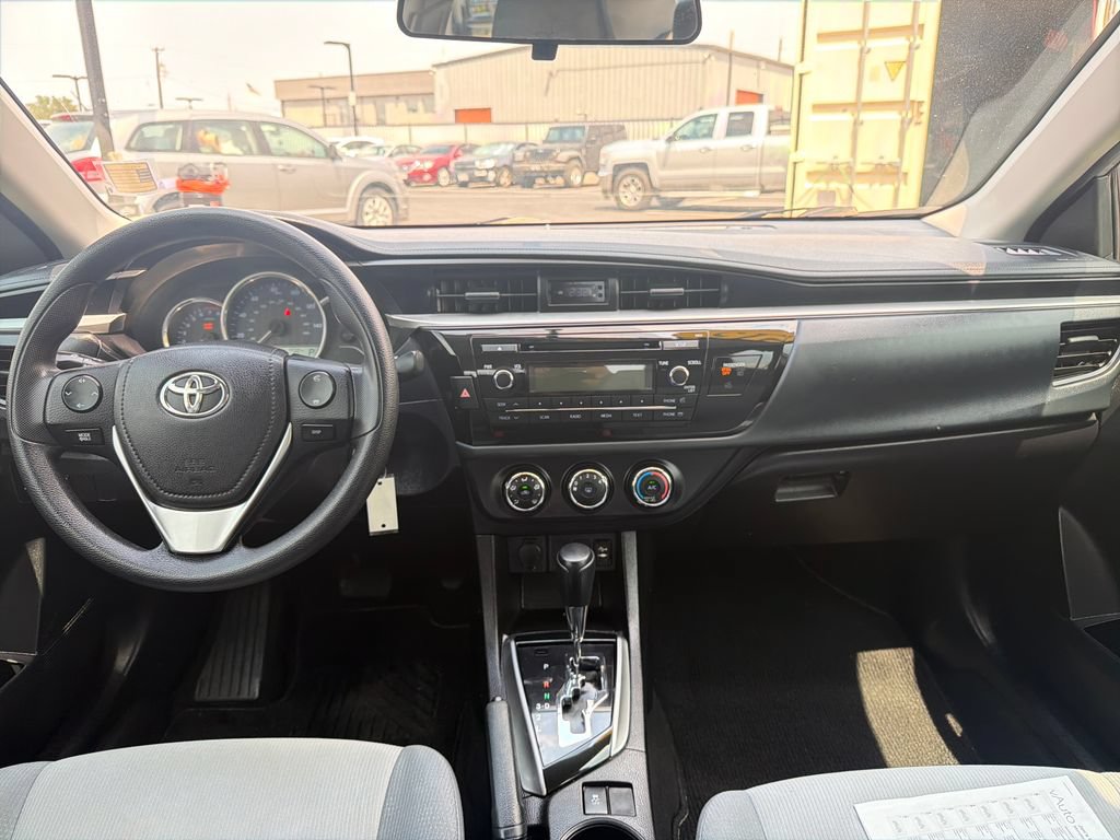Used 2015 Toyota Corolla L FWD image 12