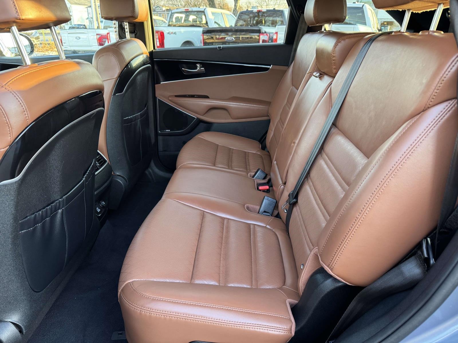 Used 2019 Kia Sorento SX image 28