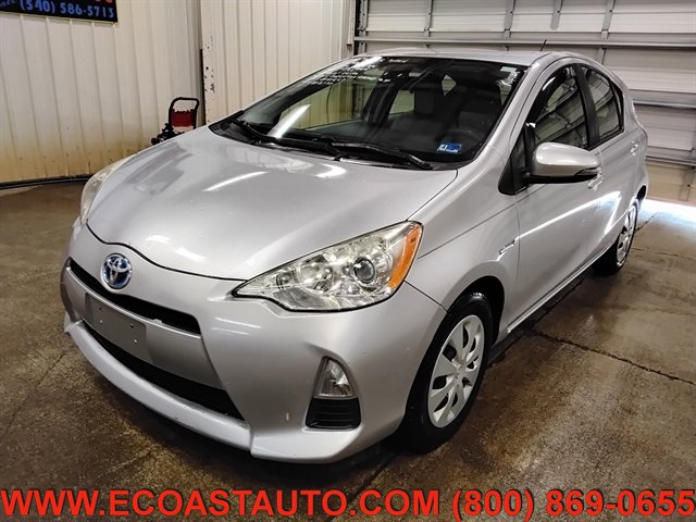 Used 2014 Toyota Prius C One FWD image 4