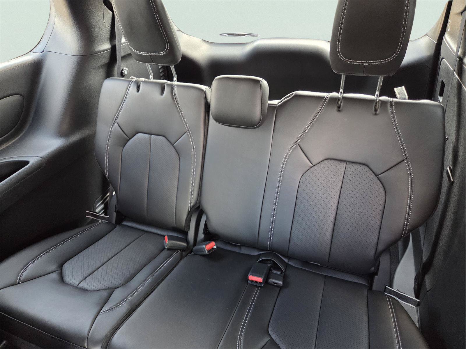 New 2027 Chrysler Pacifica LX FWD image 15