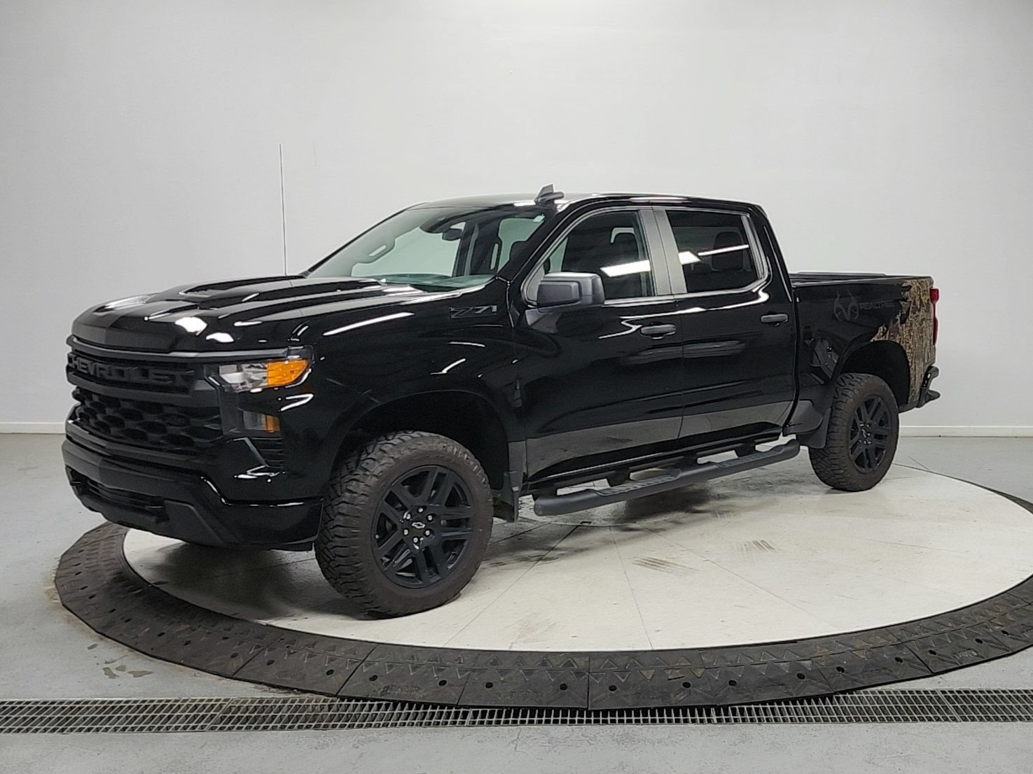 Used 2024 Chevrolet Silverado 1500 Custom Trail Boss w/ Realtree Special Edition AWD/4WD image 3