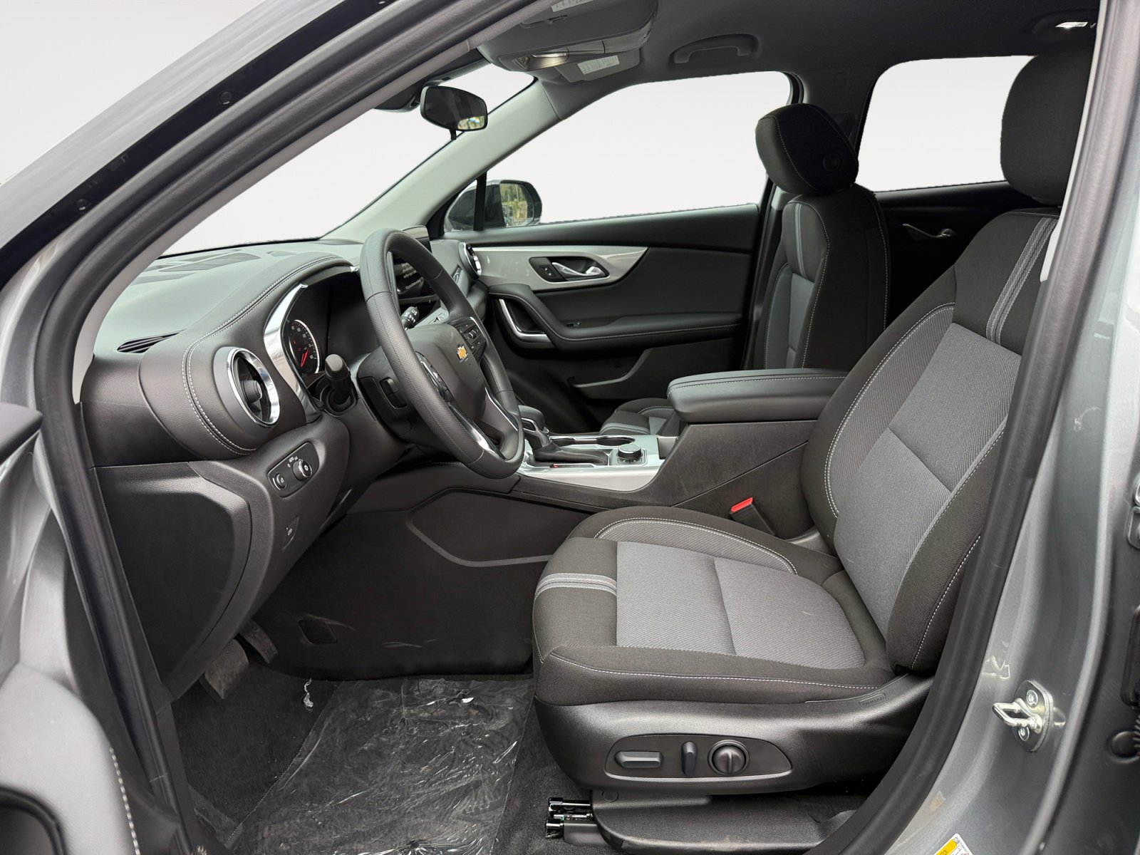 New 2025 Chevrolet Blazer LT w/ Midnight/Sport Edition image 10
