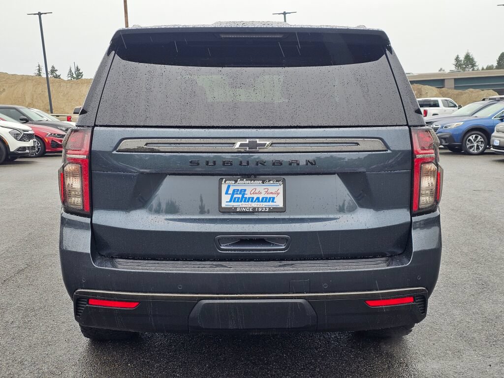 Used 2021 Chevrolet Suburban Z71 w/ Z71 Signature Package AWD/4WD image 6