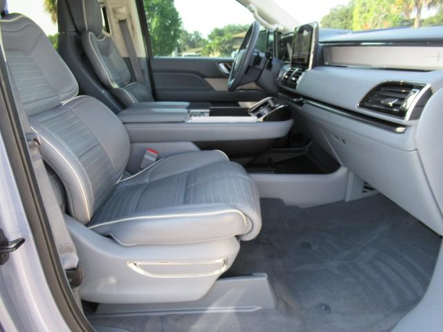 Used 2020 Lincoln Navigator Black Label AWD/4WD image 10