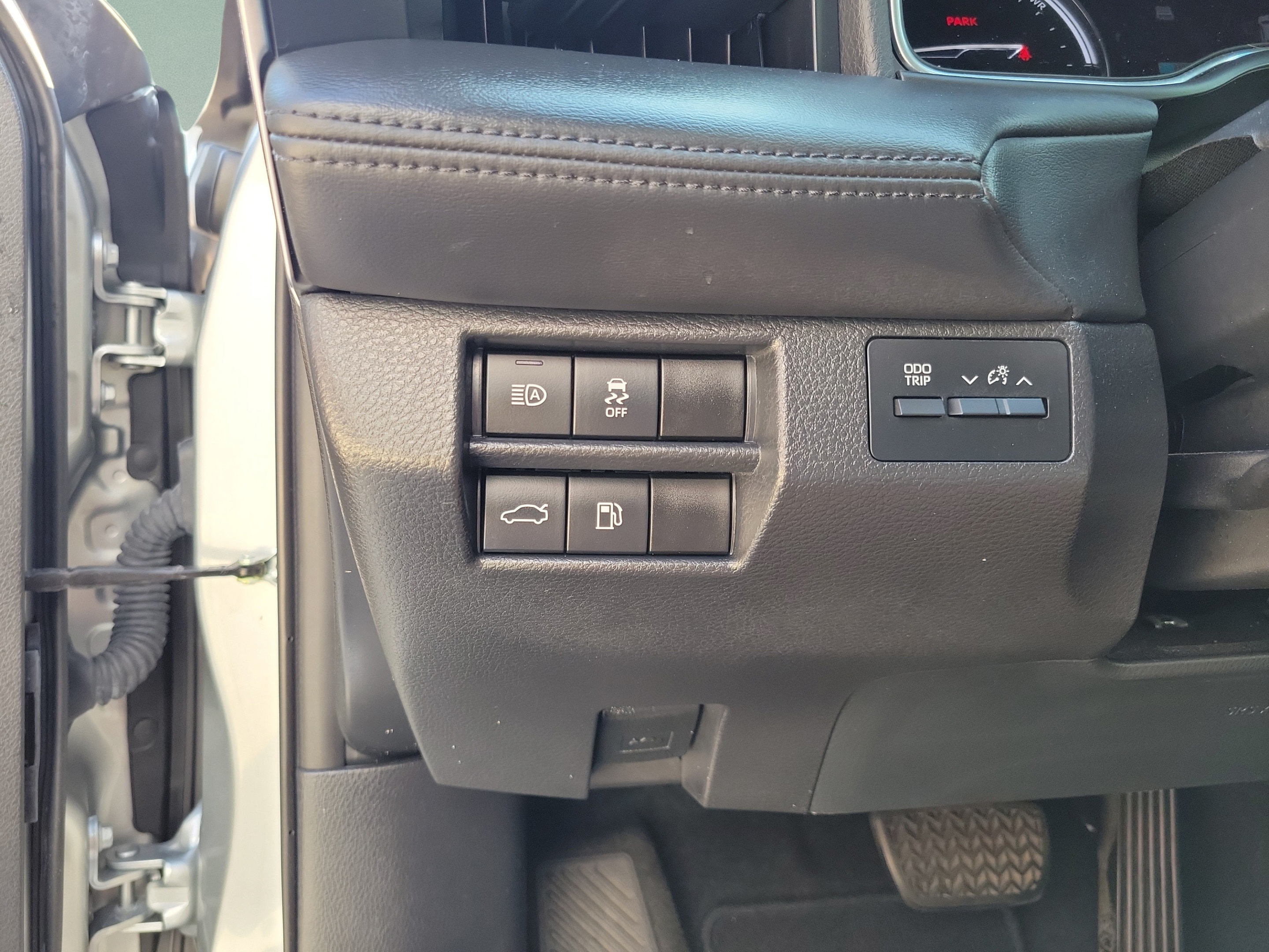 Used 2021 Toyota Avalon XLE w/ Moonroof Package FWD image 11