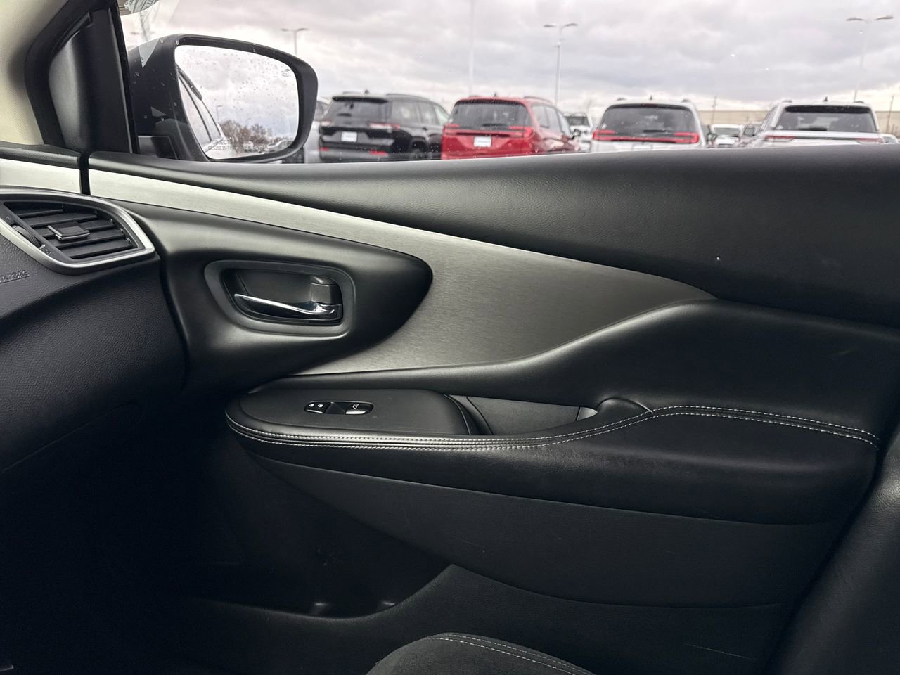 Used 2020 Nissan Murano S image 25