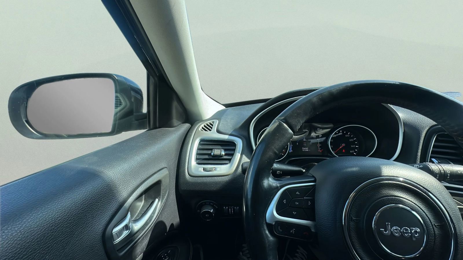 Used 2018 Jeep Compass Latitude w/ Popular Equipment Group AWD/4WD image 22