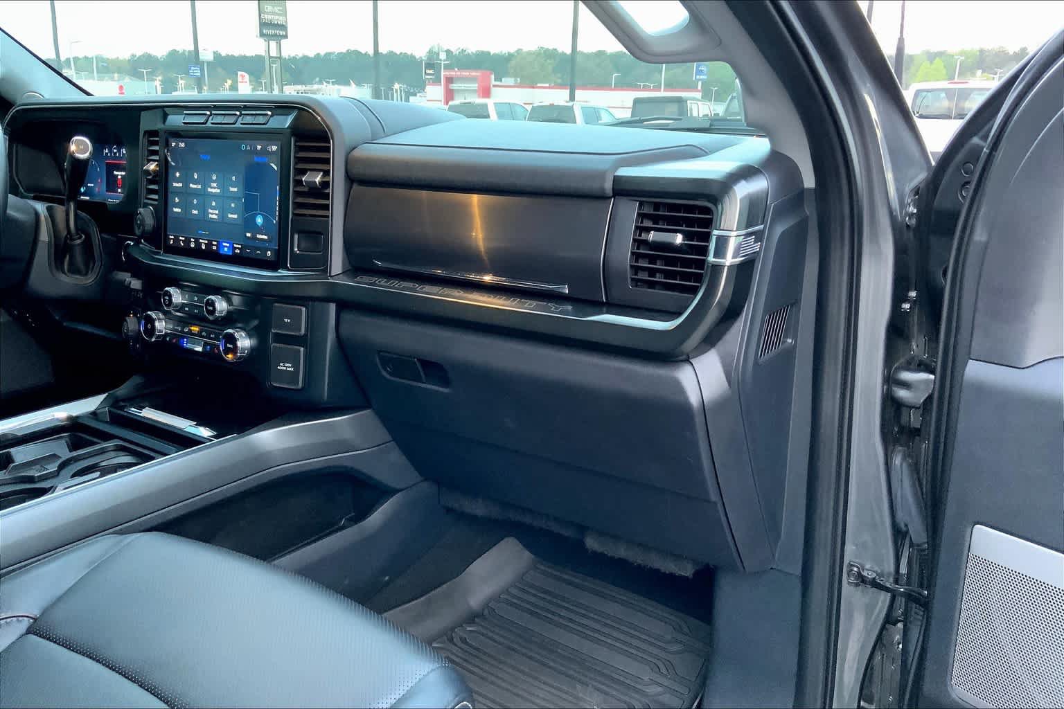 Used 2023 Ford F250 Lariat w/ Lariat Ultimate Package AWD/4WD image 18