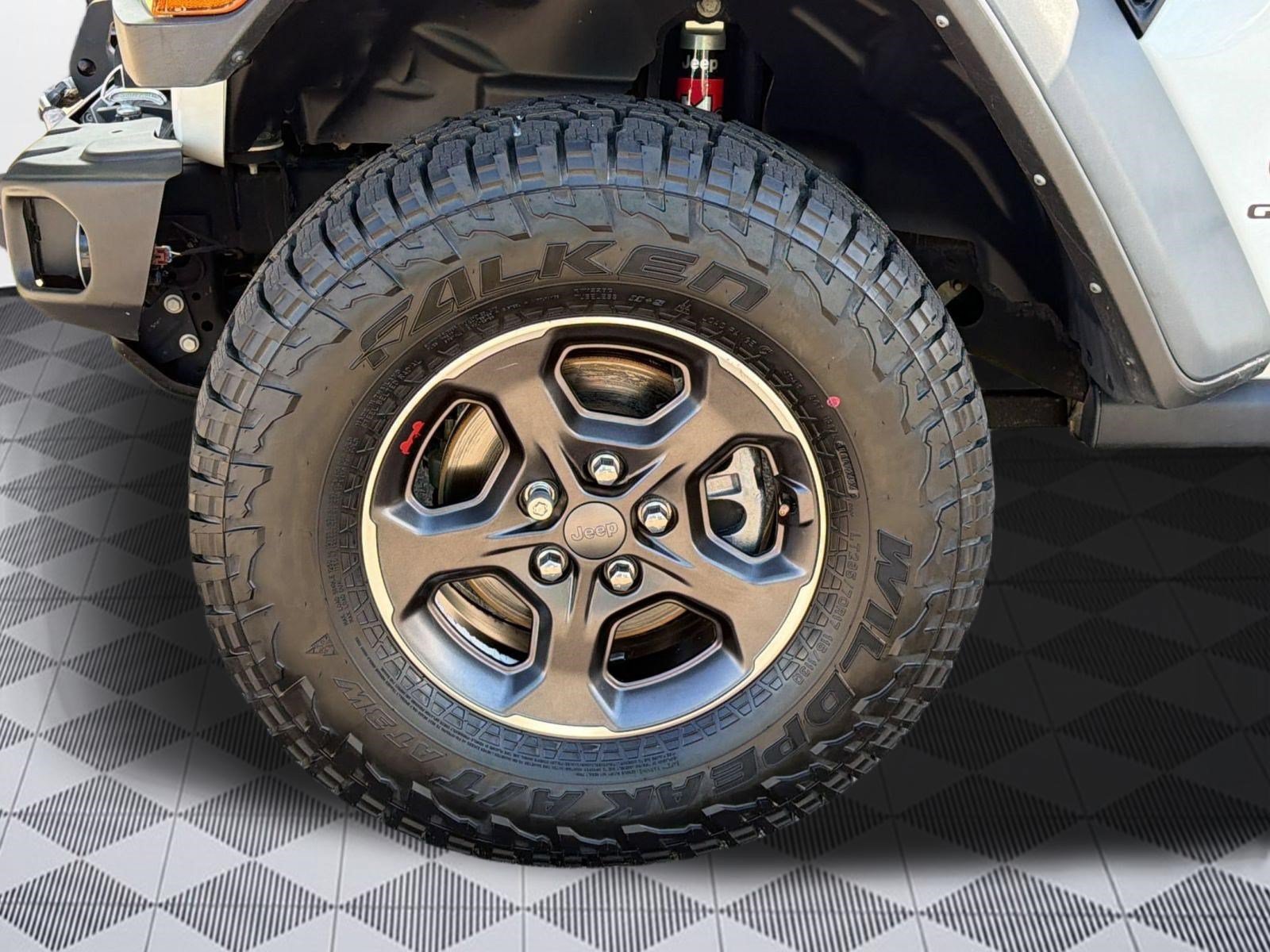 Used 2022 Jeep Gladiator Rubicon w/ LED Lighting Group AWD/4WD image 12