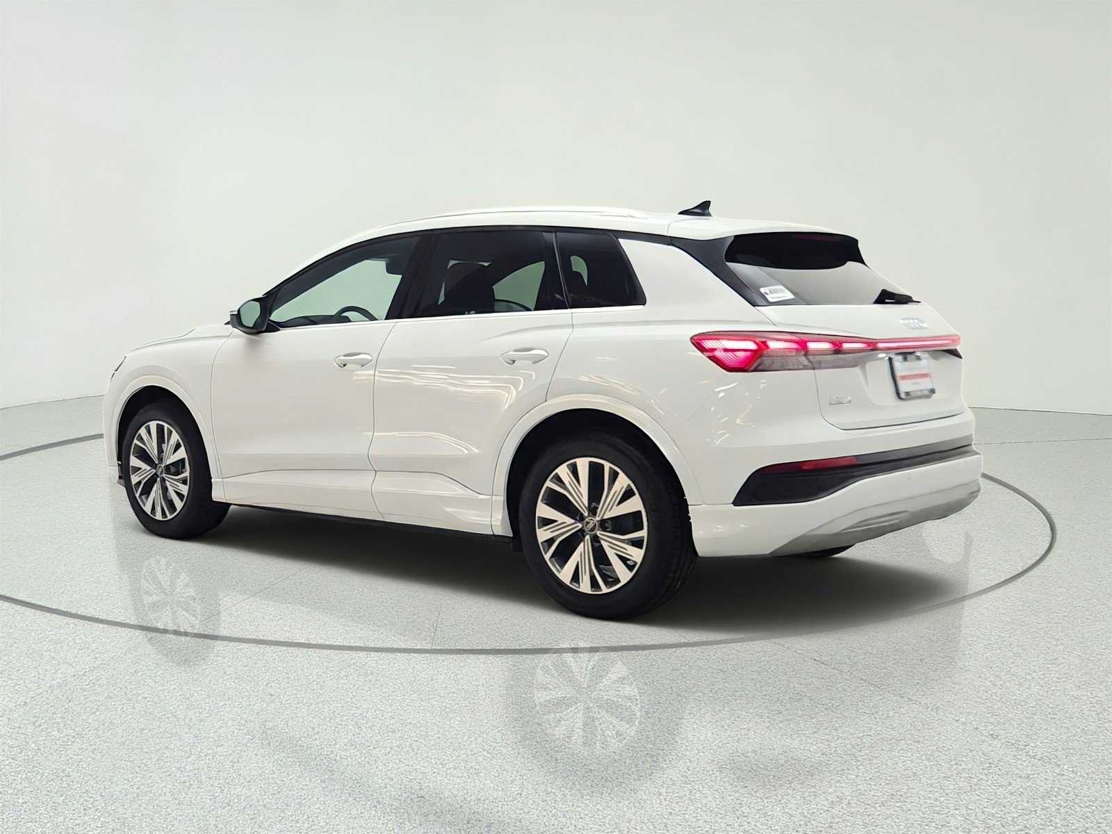 Used 2023 Audi Q4 e-tron Premium w/ Convenience Package RWD image 7