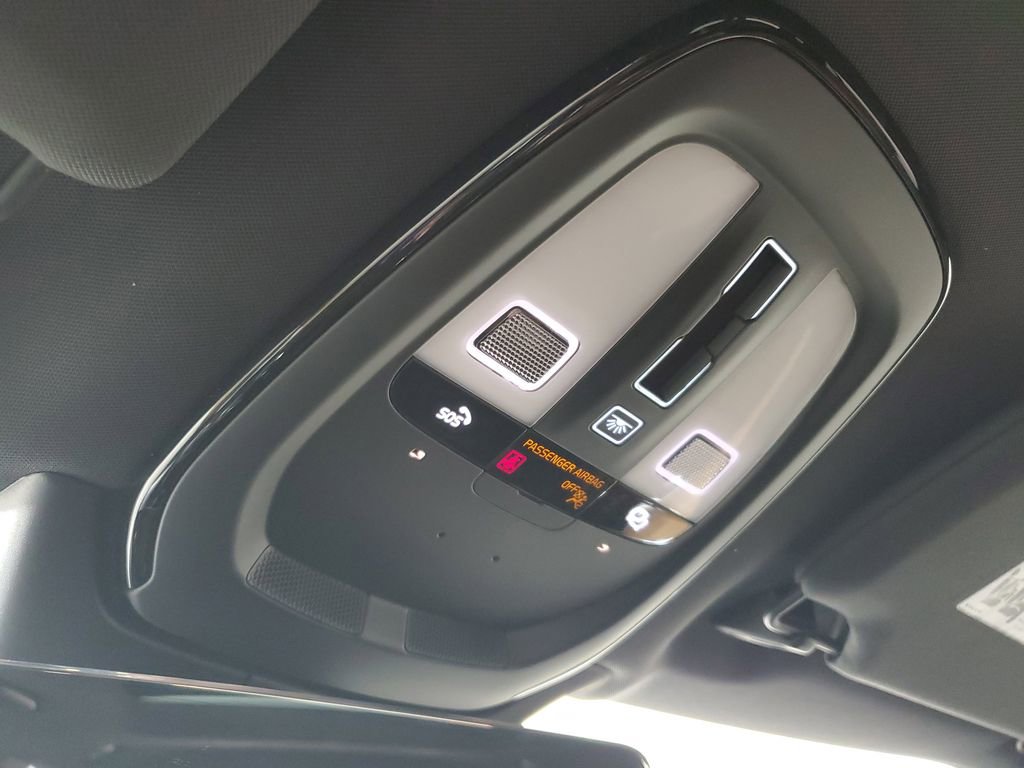 Used 2024 Volvo XC90 T8 Plus image 37