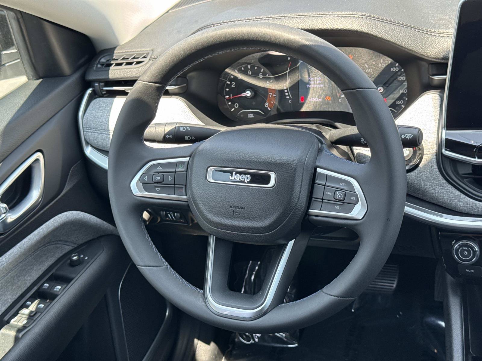 Used 2022 Jeep Compass Latitude FWD image 7