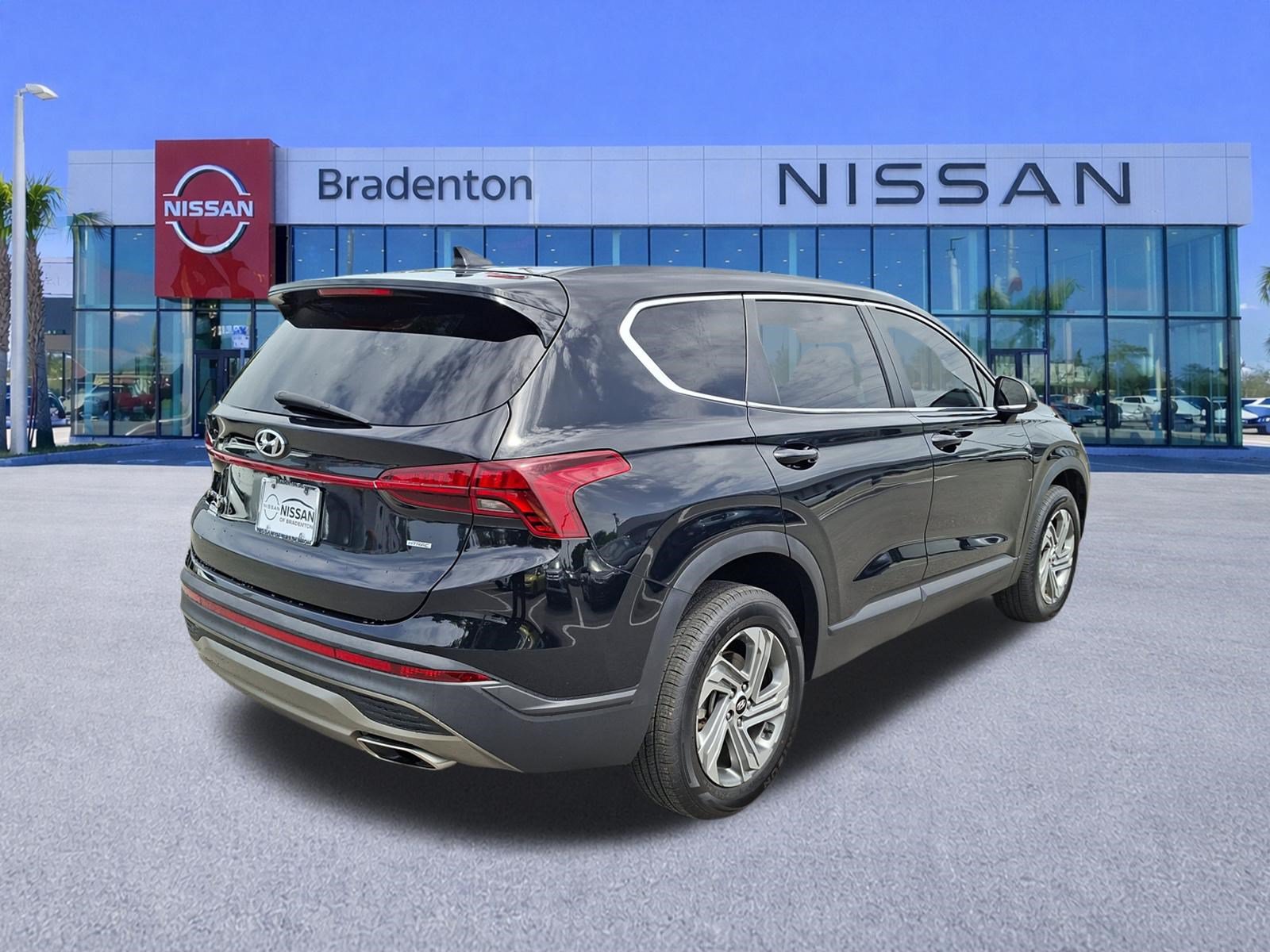 Used 2021 Hyundai Santa Fe SE AWD/4WD image 5