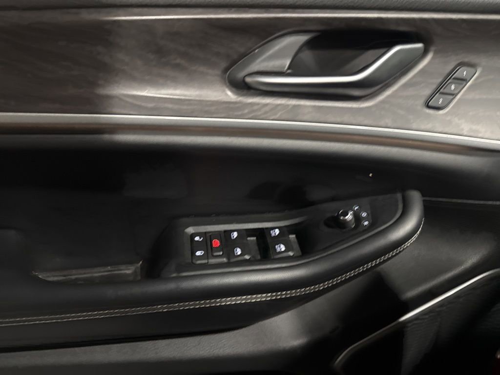 Used 2023 Jeep Grand Cherokee 4WD 4xe image 35