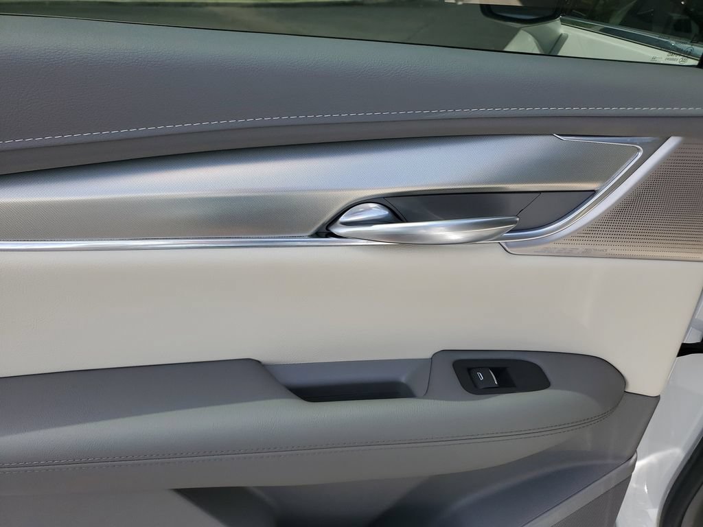 Certified 2023 Cadillac XT5 Premium Luxury FWD image 16