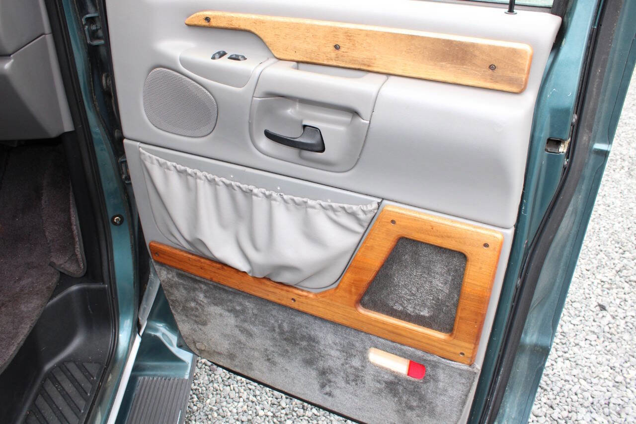 Used 1997 Ford E-150 and Econoline 150 RWD image 27