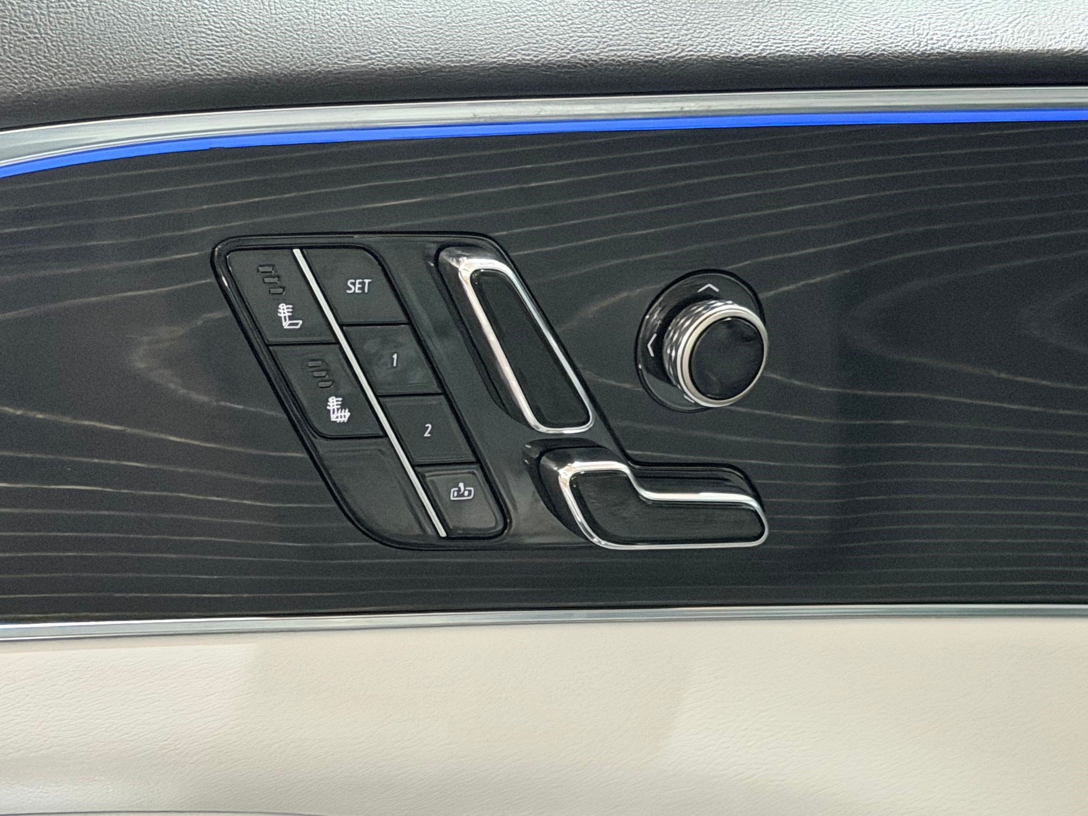 Certified 2024 Cadillac Lyriq Luxury RWD image 13