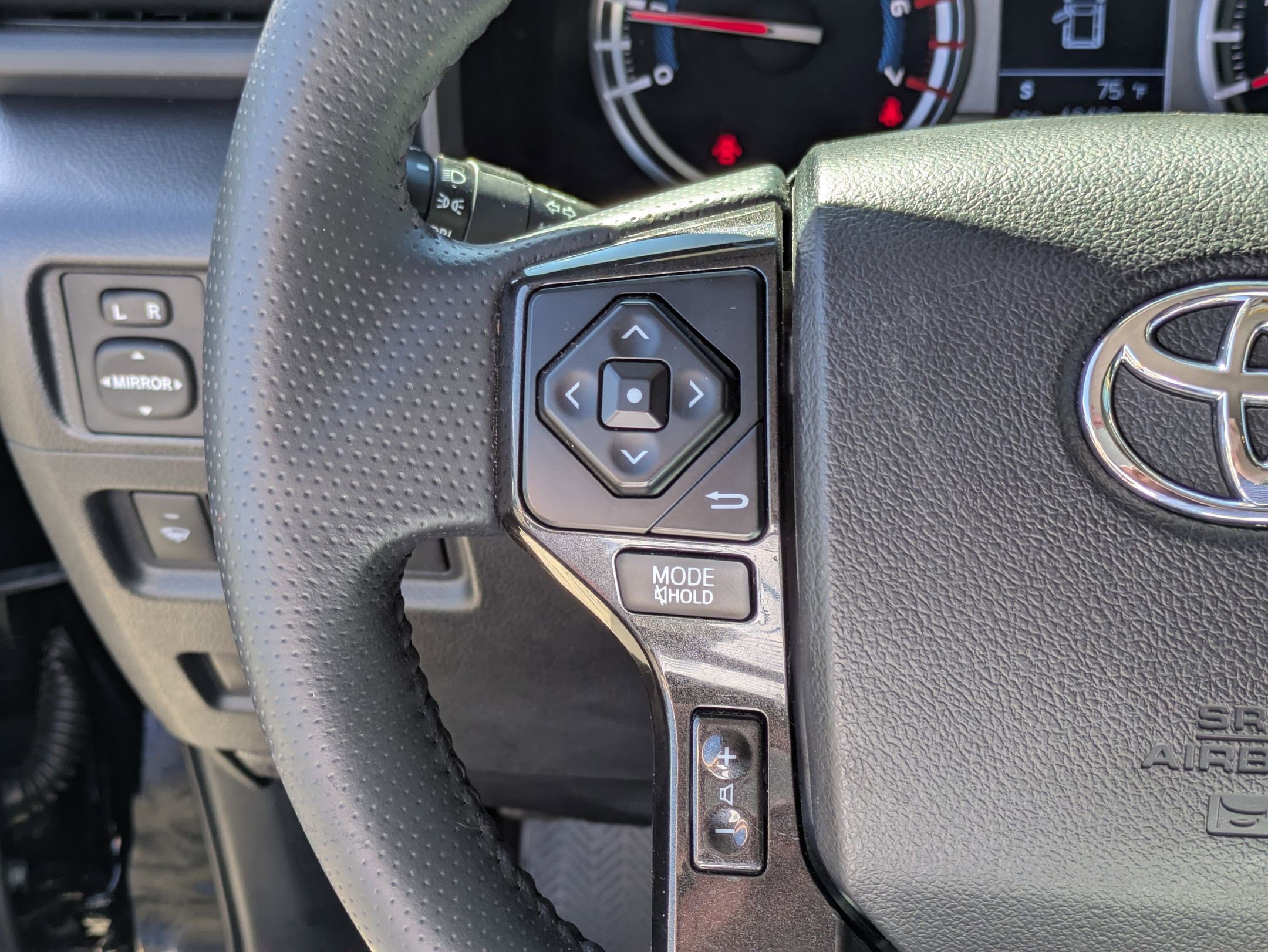 Used 2019 Toyota 4Runner TRD Off-Road Premium AWD/4WD image 17